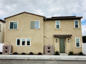 Building Photo - 1602 Plaza del Amo
