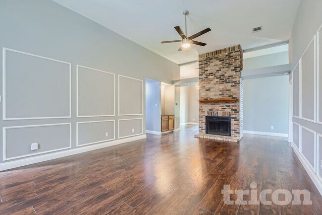 Foto del edificio - 725 Rawlins Dr