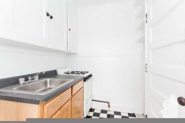 Building Photo - 3306 N Spaulding Ave