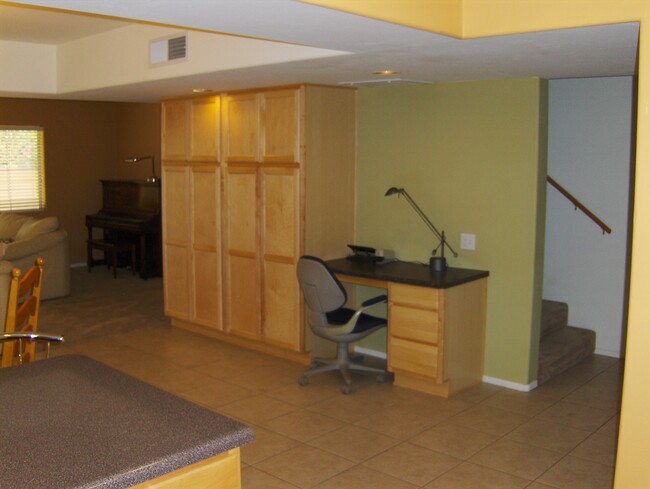 Building Photo - 500 N Forgeus Ave