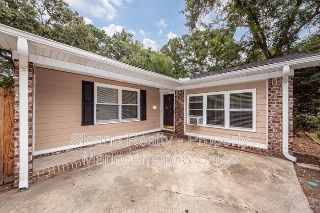 Building Photo - 113 Logan Dr