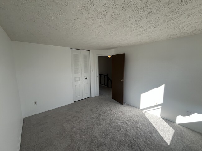 Building Photo - 6310 Meeting House Way