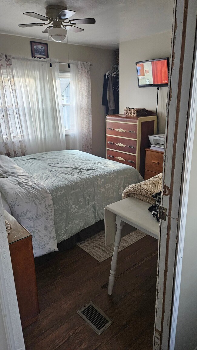 Foto del edificio - 3840 Malibu Ave