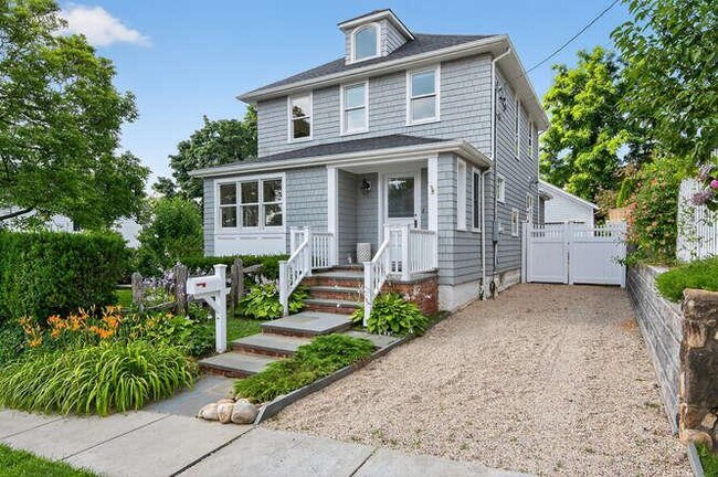 Building Photo - 25 Soundview Ave