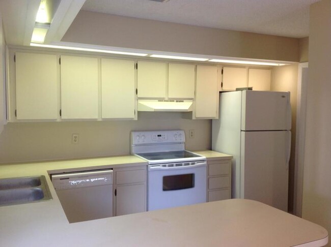Building Photo - 11872 Sturbridge Ln