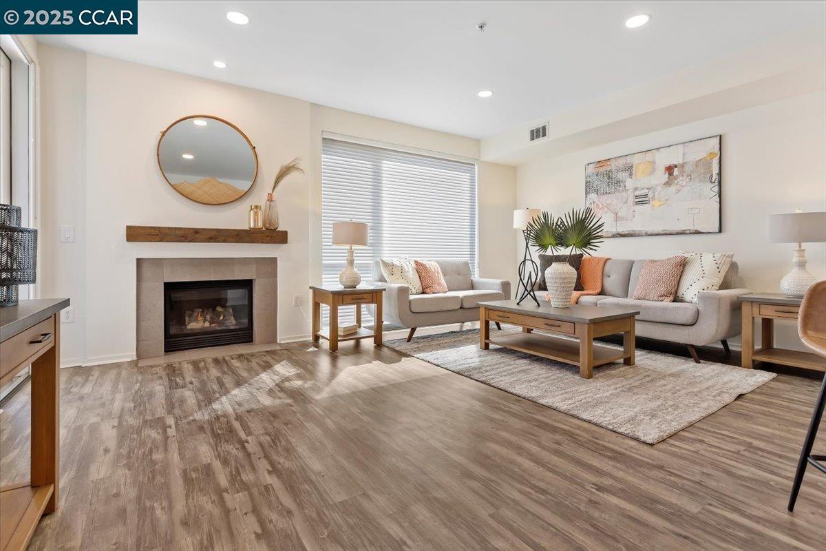 Foto principal - 1655 N California Blvd