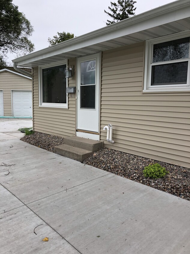 234 Coolidge St, Allouez, WI 54301 Townhome Rentals in Allouez WI