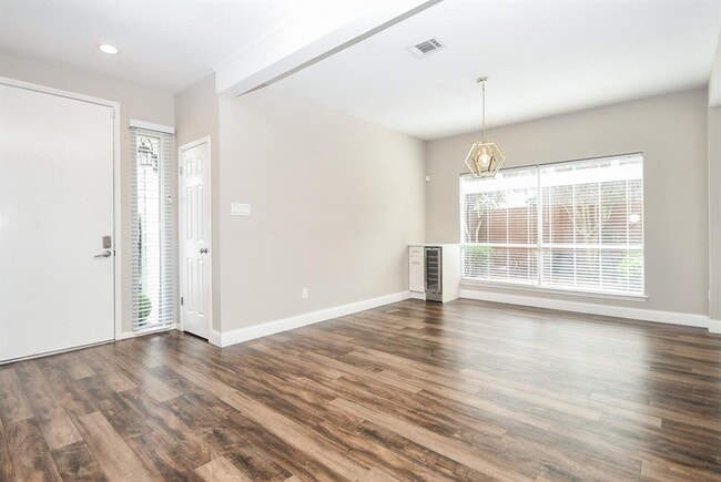 Foto del edificio - 2210 Kinbrook Dr