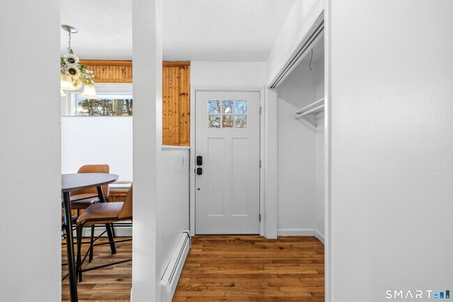 Foto del edificio - 12 Beach Park Rd