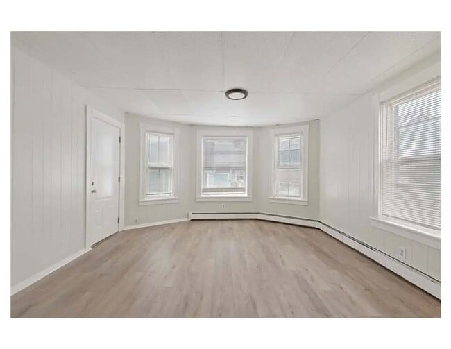 Building Photo - 411 Rathbun St