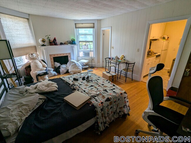 Foto del edificio - 1063 Beacon St