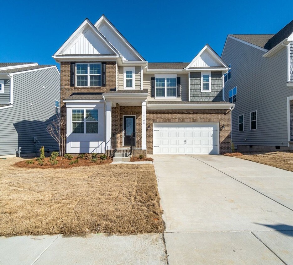 Foto principal - Beautiful Almost New Home with 5 Bedroom &...
