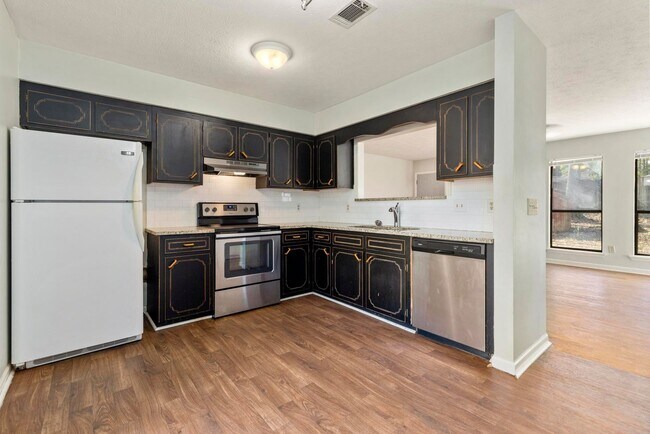 Foto del edificio - Single Family Home in Auburn - Prime Location!