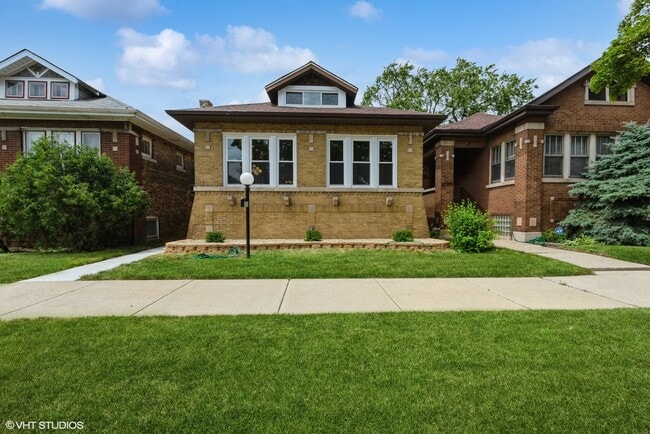 Building Photo - 8326 S Luella Ave
