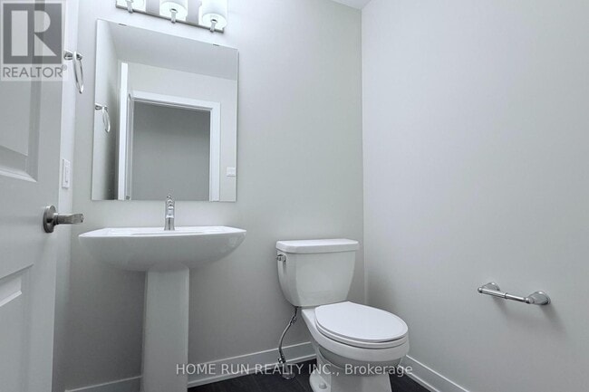 Building Photo - 381 Les Emmerson Dr