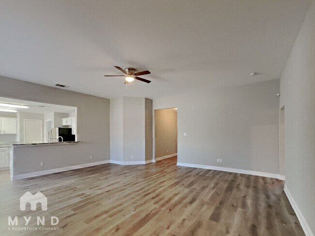 Building Photo - 105 Adams Dr