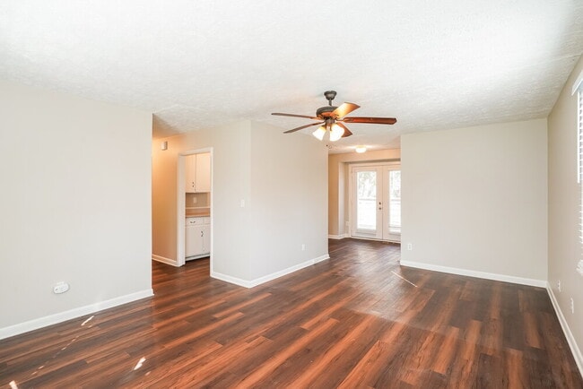 Building Photo - 225 Jackson Ave