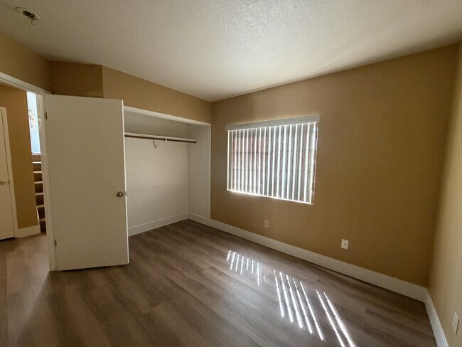 Foto del edificio - 556 Moray Way