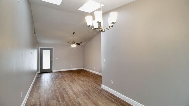 Building Photo - 1503 E Muriel St