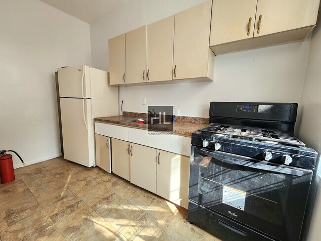 Building Photo - JEFFERSON AVENUE