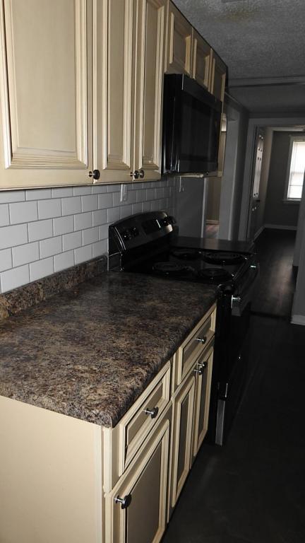 Building Photo - 425 N Morse Ave