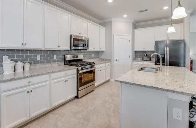 Building Photo - 14209 Florida Rosemary Dr