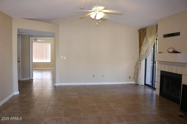 Foto del edificio - 9750 N 94th Pl