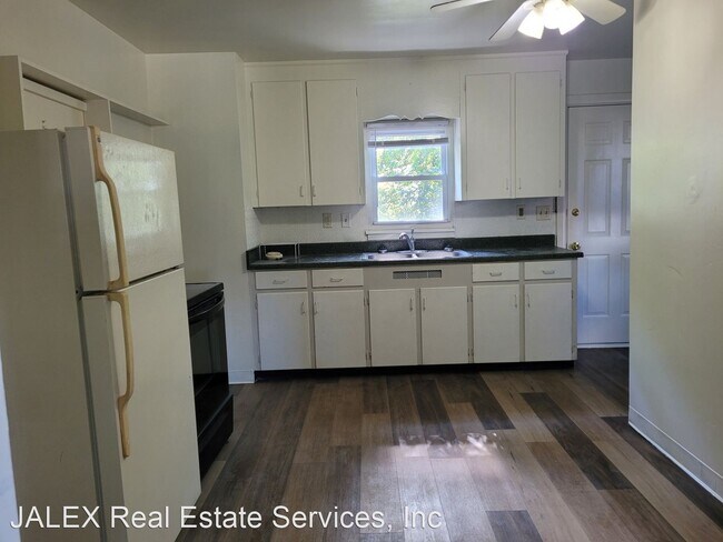 Building Photo - 3 br, 2 bath House - 230 High St