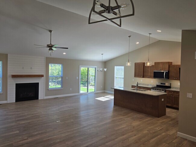 Foto del edificio - 2641 Cherry Farms Dr