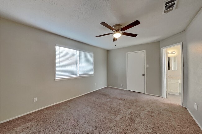 Building Photo - 6915 Renfro Dr