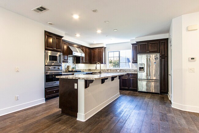 Kitchen - 2400 Torrey Pines Rd