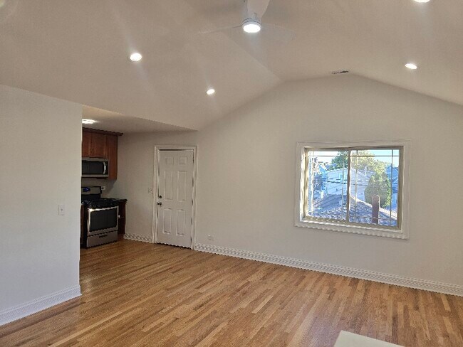 Foto del edificio - 4737 W Warwick Ave