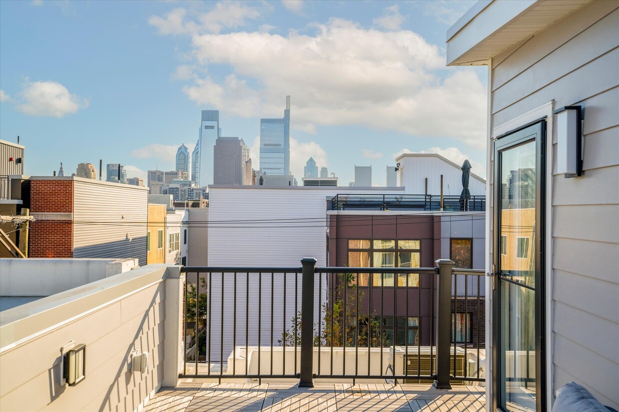 Rooftop View - 1909 Brown St