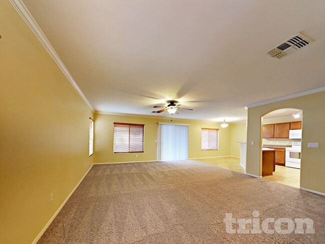 Foto del edificio - 22478 W Adams St