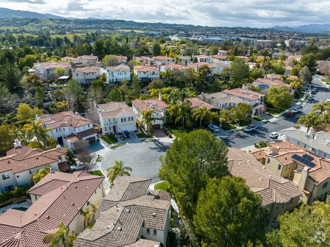 The Valencia neighborhood offers a diverse range of homes to fit a wide variety of lifestyles.
