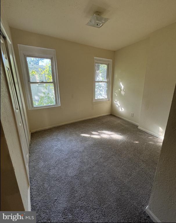 Foto del edificio - 2148 N Newkirk St