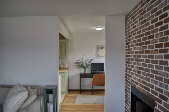 Foto del edificio - 2034 14th Ave W