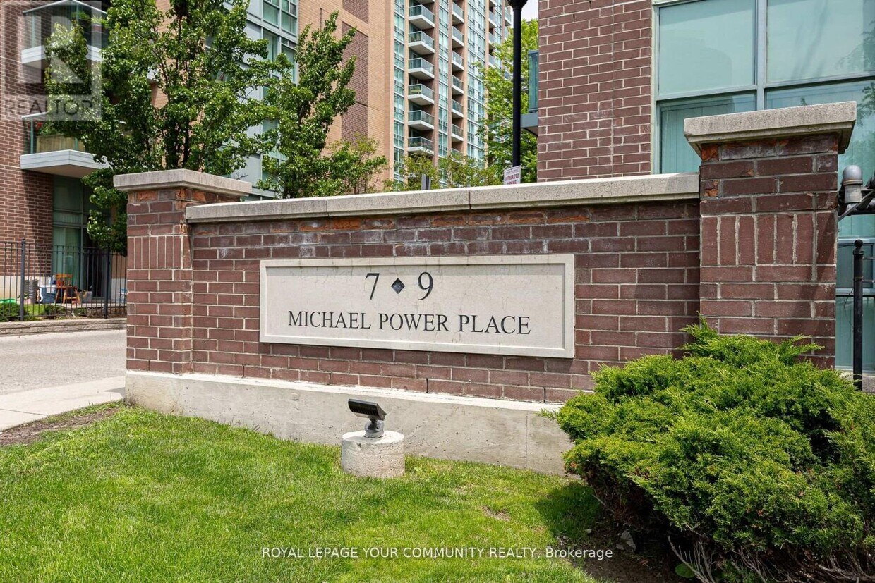 Photo principale - 7-607 Michael Power Pl