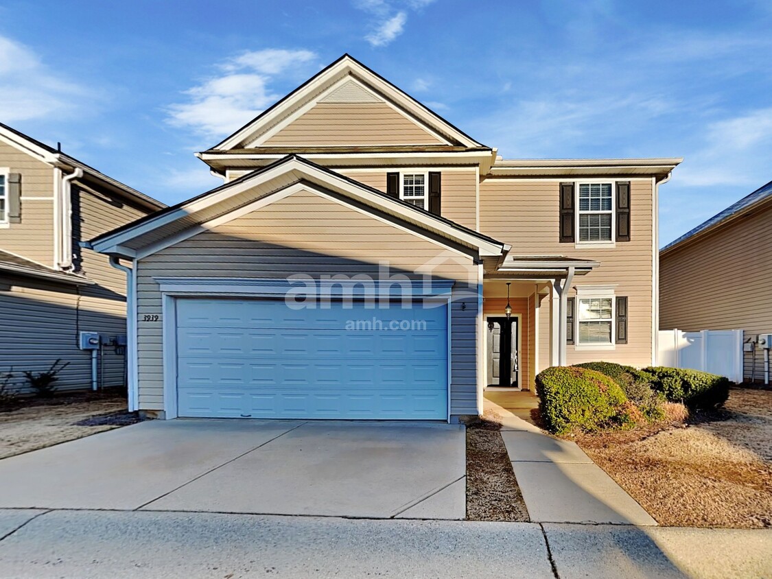 Foto principal - 3939 Cutler Donahoe Way