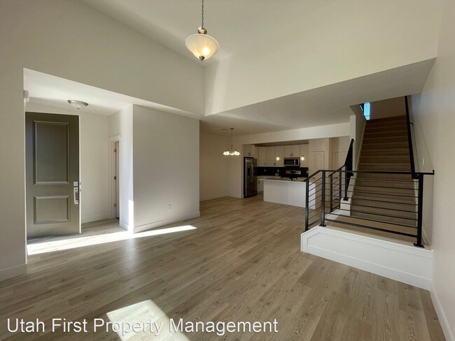 Building Photo - 2 br, 2.5 bath House - 5656 S. Garnet Dr