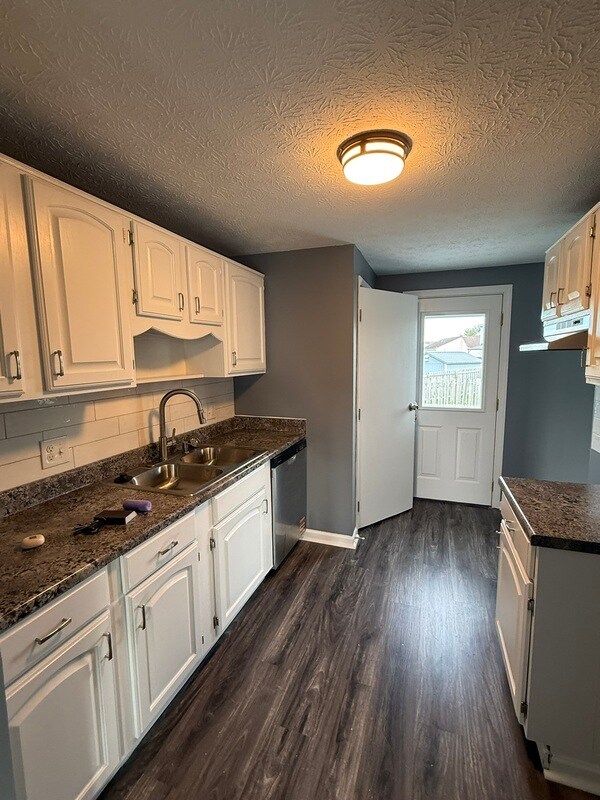 Building Photo - 2290 Turquoise Dr