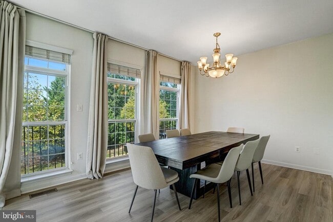 Foto del edificio - 8535 Wyngate Manor Ct