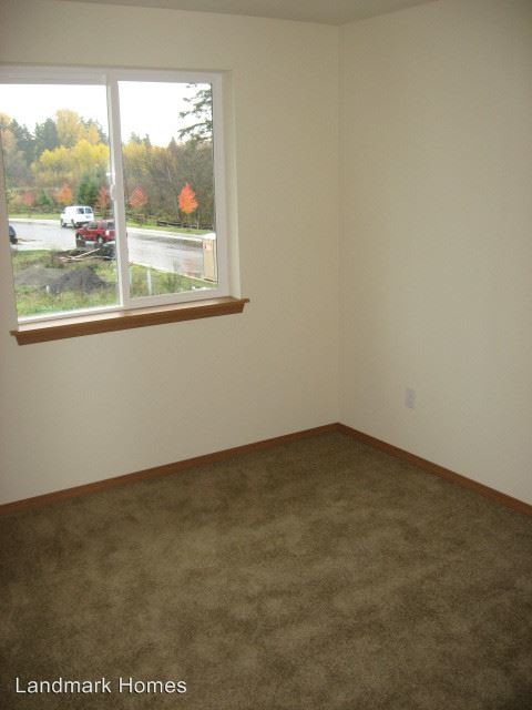Building Photo - 5 br, 2.5 bath House - 11914 9TH AVE CT E