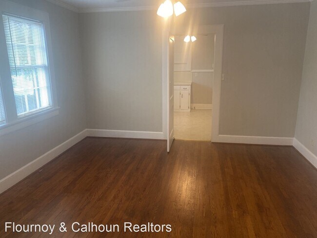 Building Photo - 3 br, 1 bath House - 3404 University Avenue