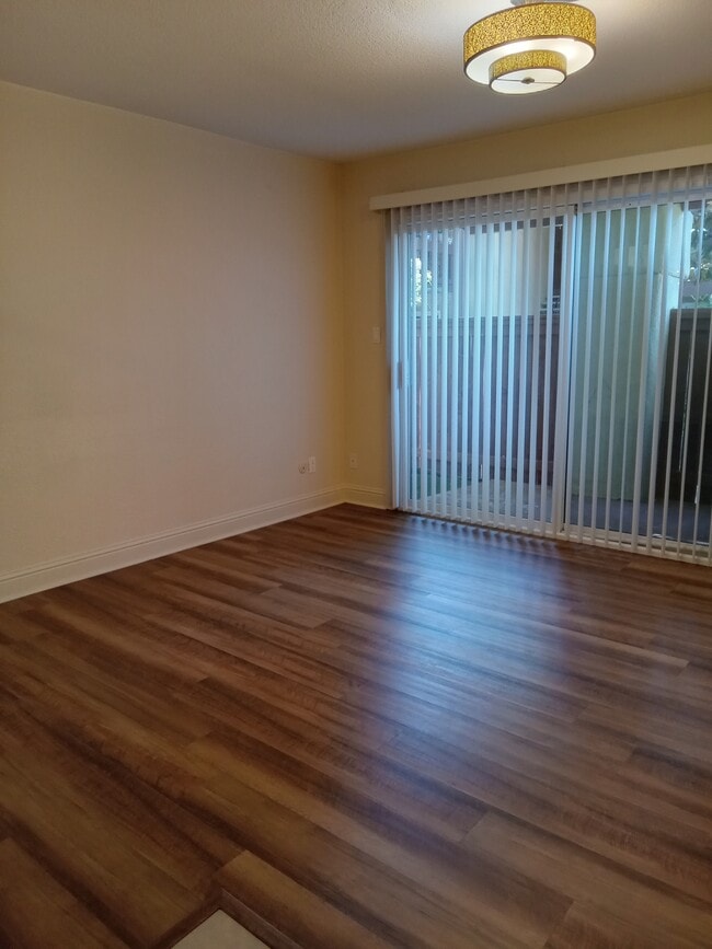 Building Photo - 2881 Huntington Blvd