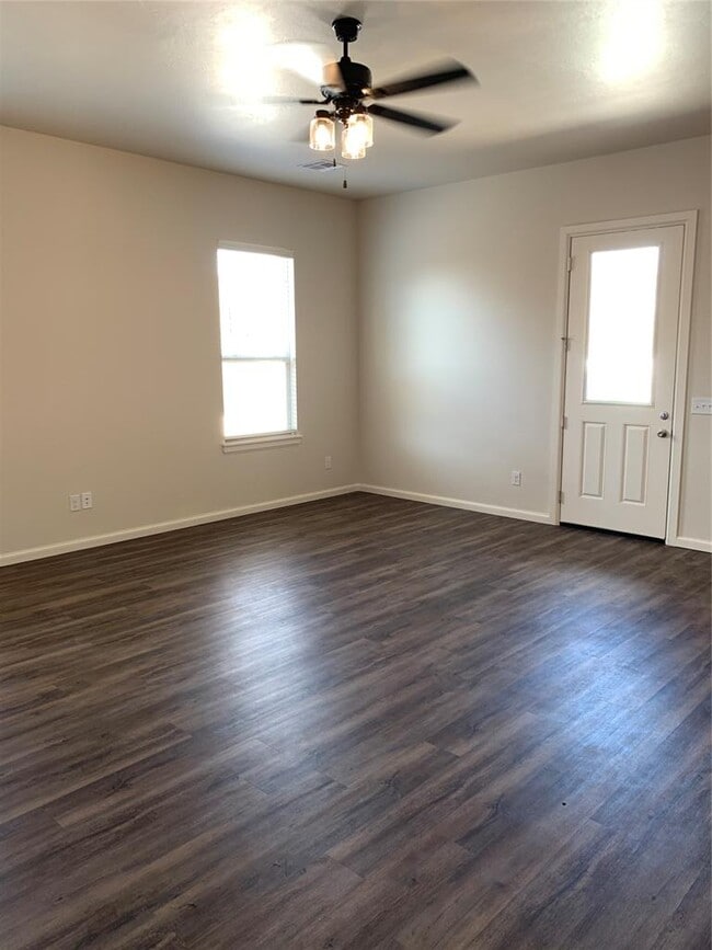 Foto del edificio - 3215 Enclave Pl