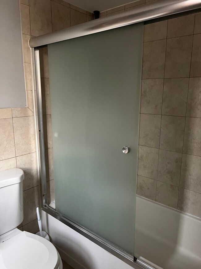 Foto del edificio - 1077 E Jersey St