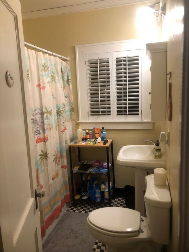 Bath Room - 145 Belmont Rd