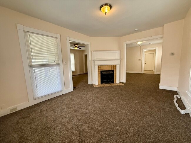 Building Photo - 25 Gramont Ave