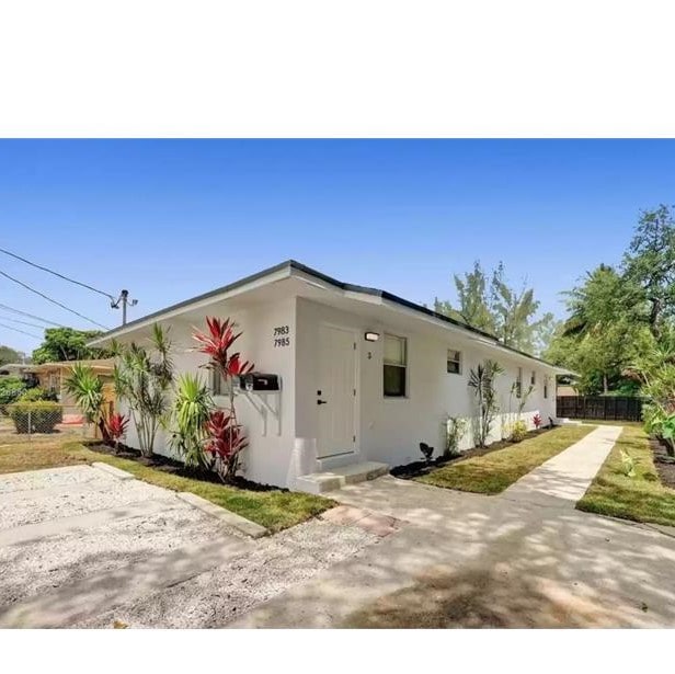 Foto principal - 7985 NW 12th Ct
